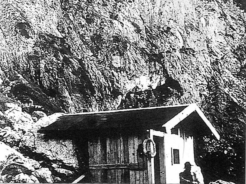 Erste Unterstandshütte im Jahr 1925